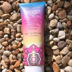 Pacifica Pineapple Curls vegan shampoo